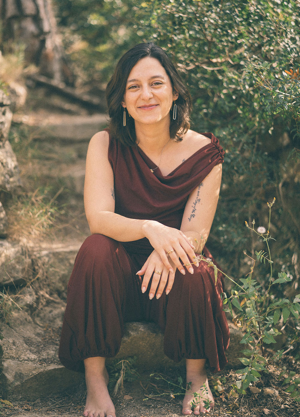 Retrato de Blanca Cajiao, psicóloga clínica especialista en el paradigma neuroafirmativo en Barcelona